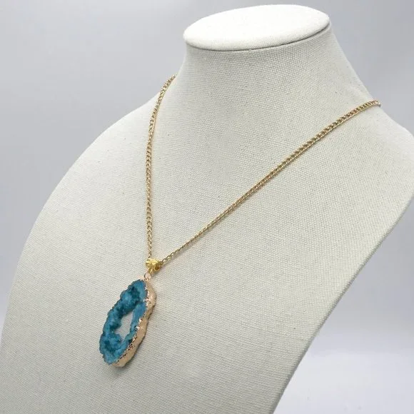 Necklace with blue natural quartz. - Picture 4 of 5